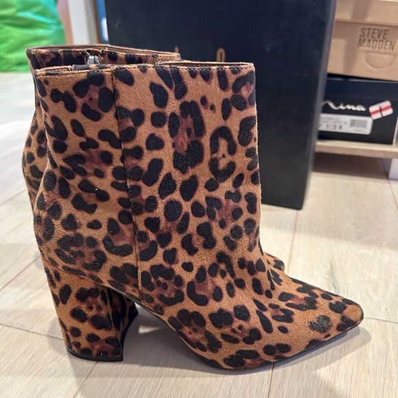 Charles David‎ Virgil Calf Hair Leopard Print - Picture 8 of 11